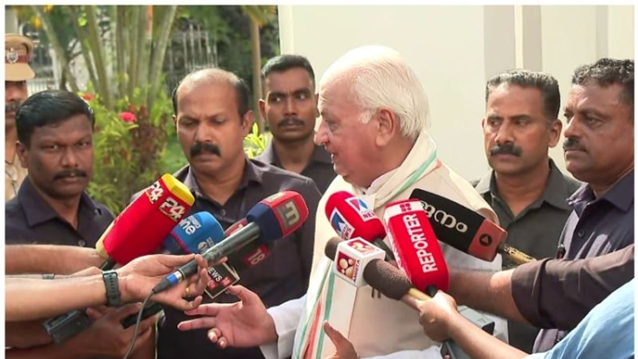 ആഘോഷങ്ങളുടെ പേരിൽ സർക്കാർ ധൂർത്തടിക്കുന്നു; സർക്കാരിനെ വിമർശിച്ച് ​ഗവർണർ