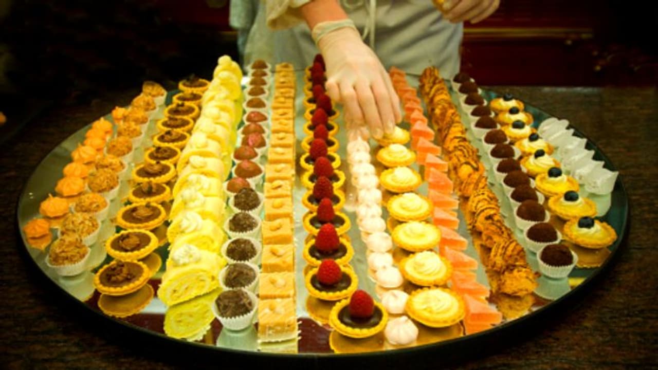 ട്രെൻഡായി ഹോർലിക്സ്, ബൂസ്റ്റ് സ്വീറ്റ്സ്; ദീപാവലി വിപണി പിടിക്കാൻ കച്ചവടക്കാർ ട്രെൻഡായി ഹോർലിക്സ്, ബൂസ്റ്റ് സ്വീറ്റ്സ്; ദീപാവലി വിപണി പിടിക്കാൻ കച്ചവടക്കാർ