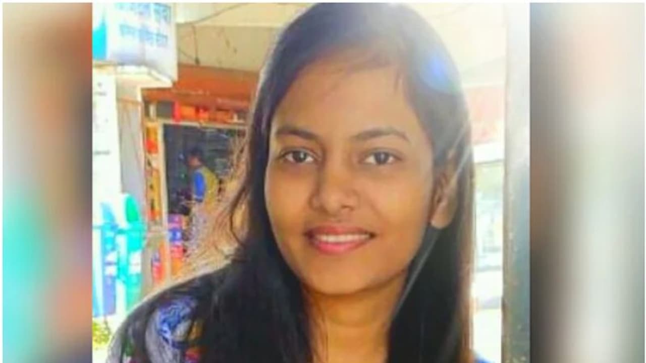 എല്ലാവരും തൊഴിൽ തേടുന്നിടത്ത് അത്ഭുതമായി 20 കാരി! സ്വന്തമാക്കിയത് 60 ലക്ഷം ശമ്പളത്തിൽ ജോലി, അതും പഠിച്ചിറങ്ങവേ എല്ലാവരും തൊഴിൽ തേടുന്നിടത്ത് അത്ഭുതമായി 20 കാരി! സ്വന്തമാക്കിയത് 60 ലക്ഷം ശമ്പളത്തിൽ ജോലി, അതും പഠിച്ചിറങ്ങവേ