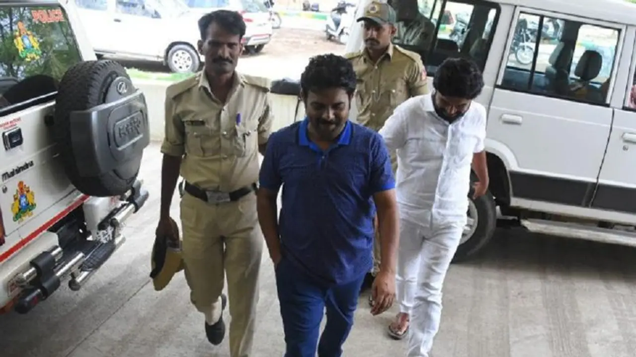 KEA ಪರೀಕ್ಷೆ ಅಕ್ರಮ: ಕೊನೆಗೂ ಸಿಐಡಿ ತನಿಖೆಗೆ ಆದೇಶಿಸಿದ ಗೃಹ ಇಲಾಖೆ KEA ಪರೀಕ್ಷೆ ಅಕ್ರಮ: ಕೊನೆಗೂ ಸಿಐಡಿ ತನಿಖೆಗೆ ಆದೇಶಿಸಿದ ಗೃಹ ಇಲಾಖೆ