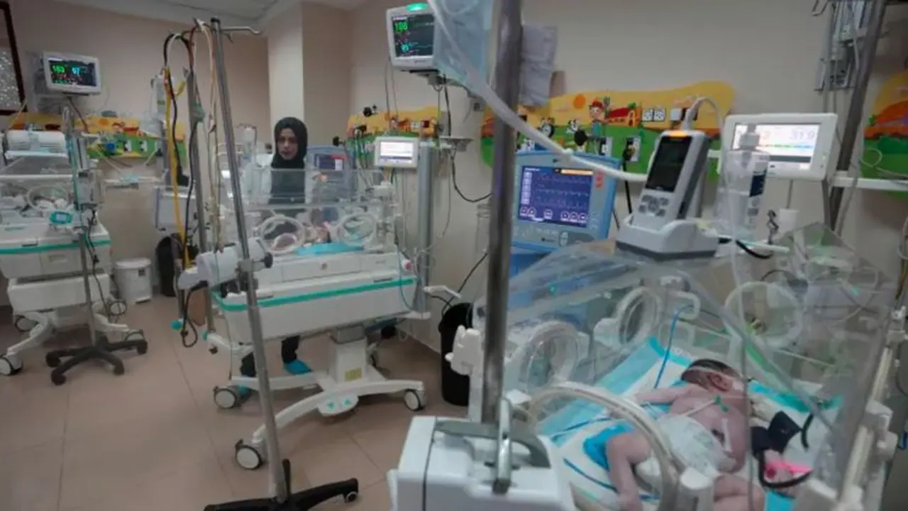 ಗಾಜಾ ಆಸ್ಪತ್ರೆಯಲ್ಲಿ ಸಾವು ಬದುಕಿನ ಮಧ್ಯೆ ಇನ್‌ಕ್ಯುಬೇಟರ್‌ಗಳಲ್ಲಿರುವ 39 ಶಿಶುಗಳ ಹೋರಾಟ