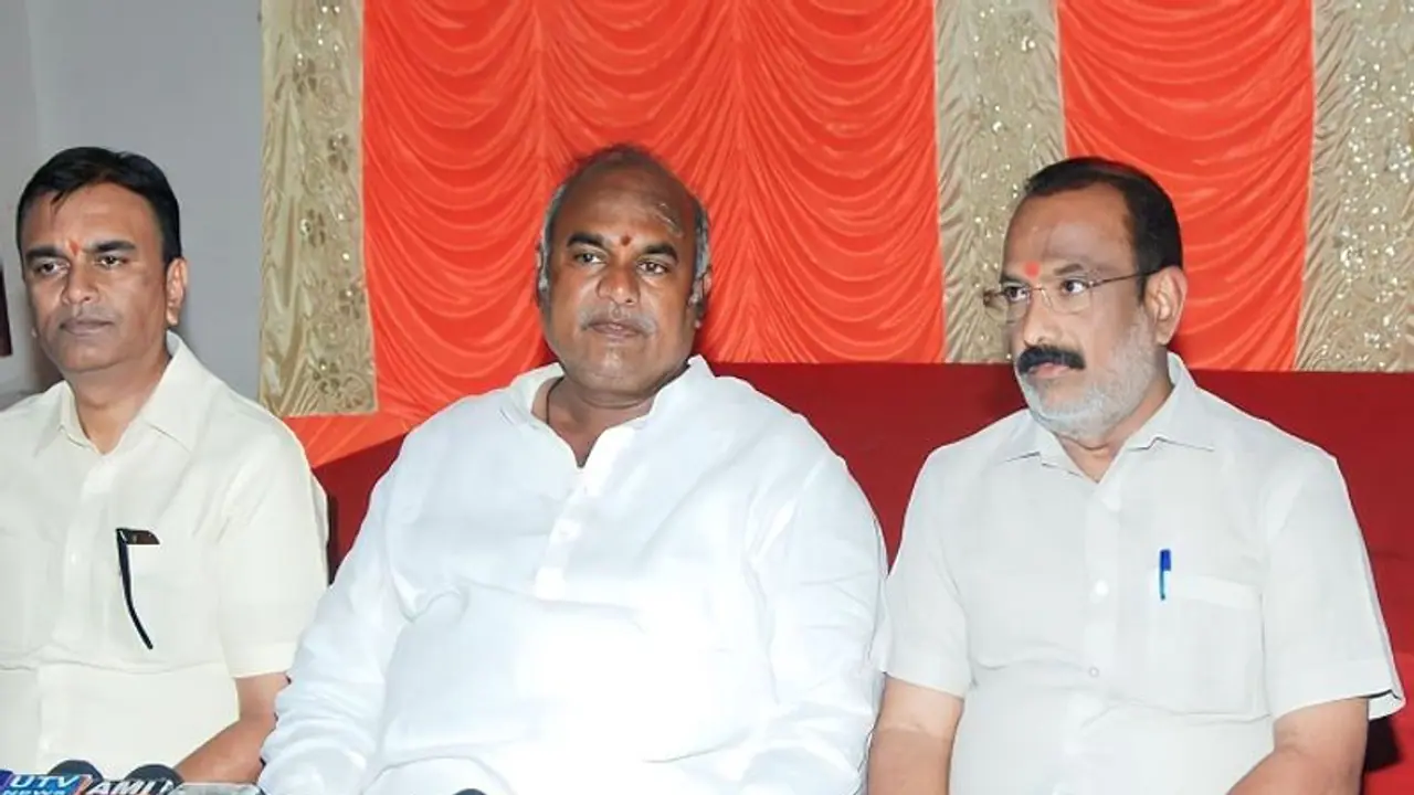 ಯಡಿಯೂರಪ್ಪರನ್ನು ಕಡೆಗಣಿಸದಿದ್ರೆ ನಾವೇ ಅಧಿಕಾರದಲ್ಲಿರುತ್ತಿದ್ದೆವು: ವಿಜುಗೌಡ ಪಾಟೀಲ ಯಡಿಯೂರಪ್ಪರನ್ನು ಕಡೆಗಣಿಸದಿದ್ರೆ ನಾವೇ ಅಧಿಕಾರದಲ್ಲಿರುತ್ತಿದ್ದೆವು: ವಿಜುಗೌಡ ಪಾಟೀಲ