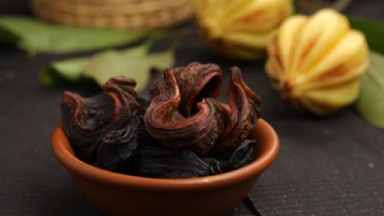 വണ്ണം കുറയ്ക്കാൻ കുടംപുളി സഹായിക്കും?; ഇത് സത്യമോ? വണ്ണം കുറയ്ക്കാൻ കുടംപുളി സഹായിക്കും?; ഇത് സത്യമോ?