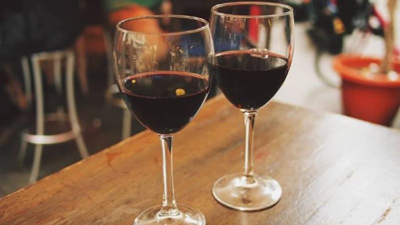 സൂക്ഷിക്കുക; യുവതികളെ ഉപയോഗിച്ച് ഡേറ്റിംഗ് ആപ്പിലൂടെ പുരുഷന്മാരെ വലയിലാക്കും, പിന്നെ സംഭവിക്കുക ഇത്?