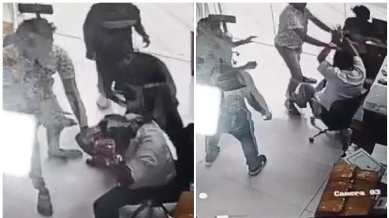 മദ്യപാനം മേലുദ്യോഗസ്ഥരെ അറിയിച്ചു, മാനേജറെ ഓഫീസില്‍ കയറി തല്ലി ജീവനക്കാർ