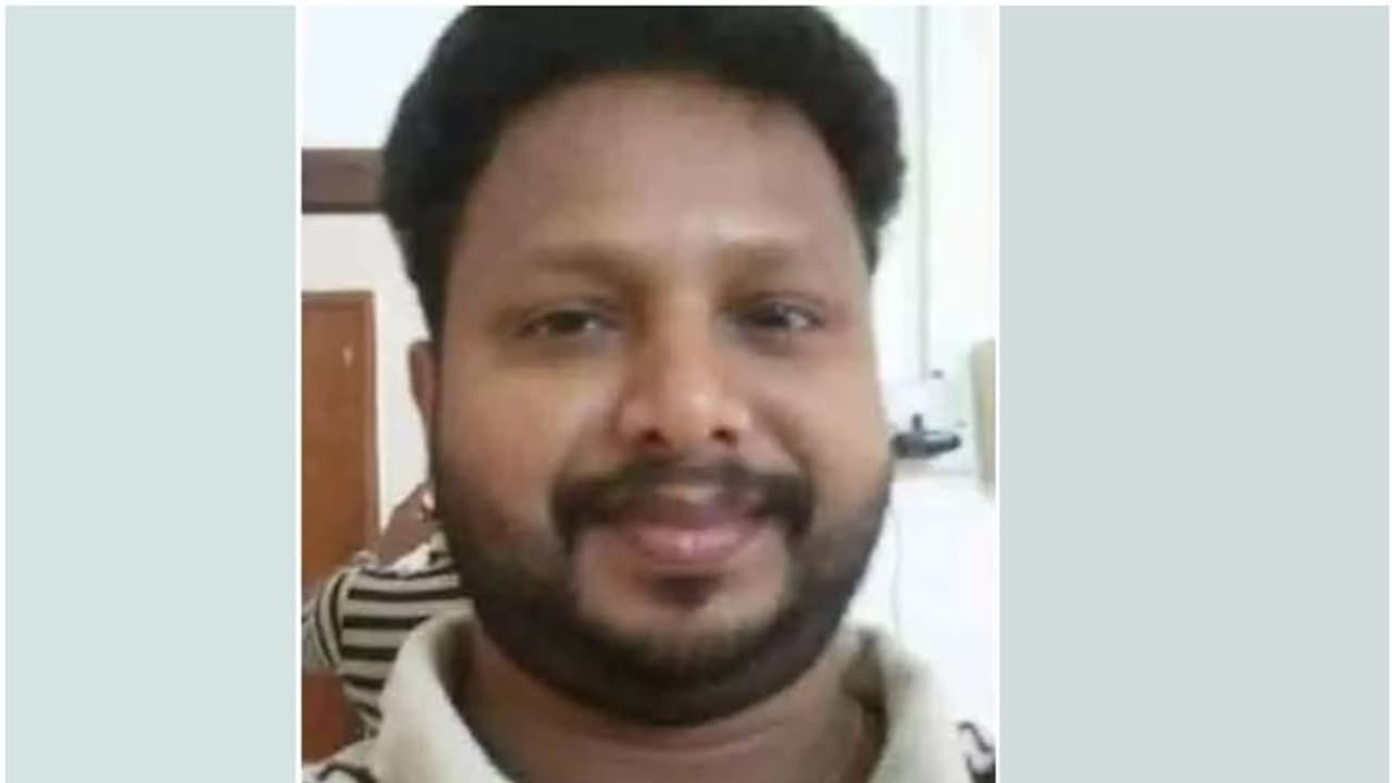 പ്രവാസി മലയാളി ഹൃദയാഘാതം മൂലം മരിച്ചു പ്രവാസി മലയാളി ഹൃദയാഘാതം മൂലം മരിച്ചു