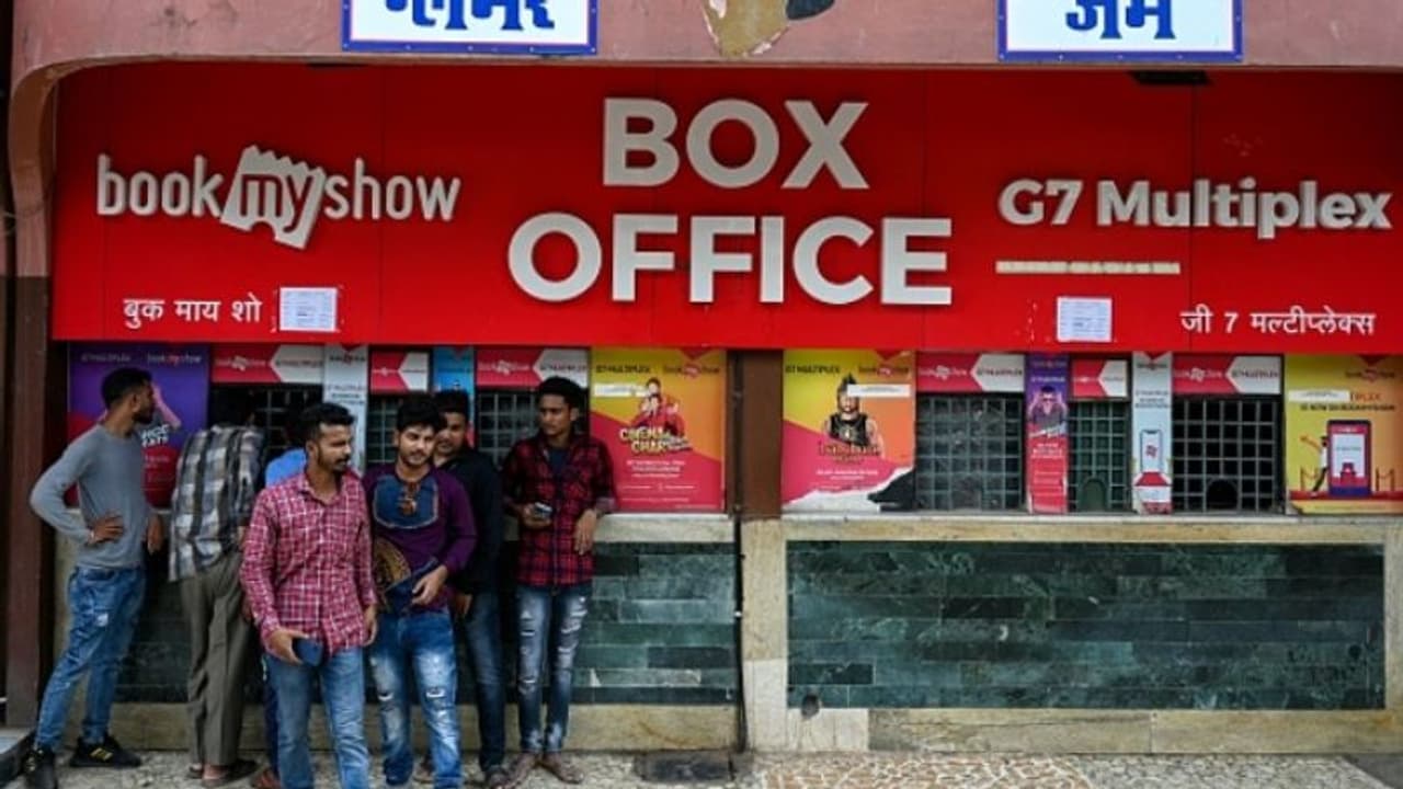 അവസാന ചിത്രവും 500 കോടി ക്ലബ്ബില്‍; ഇന്ത്യയിലെ ഏറ്റവും സമ്പന്നനായ സിനിമാ നിര്‍മ്മാതാവ് ബോളിവുഡില്‍ നിന്നല്ല!