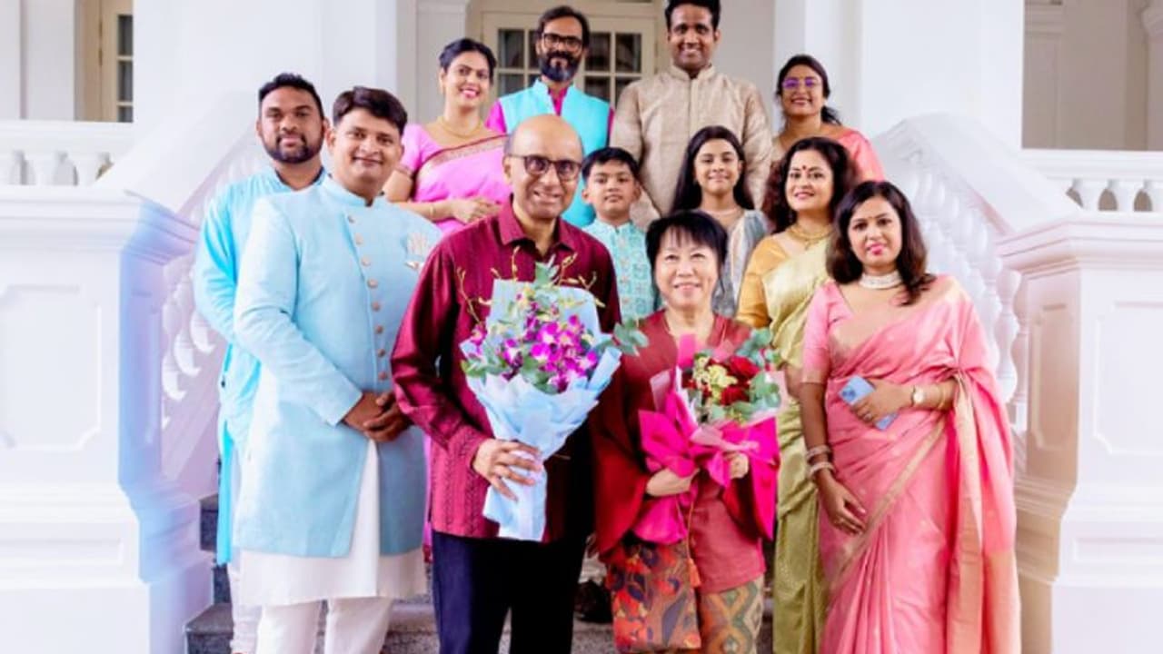 "அதிபராக என் முதல் தீபாவளி".. சிங்கப்பூர் Istanaவில் குவிந்த மக்கள் வாழ்த்து சொன்ன தர்மன் சண்முகரத்தினம்!