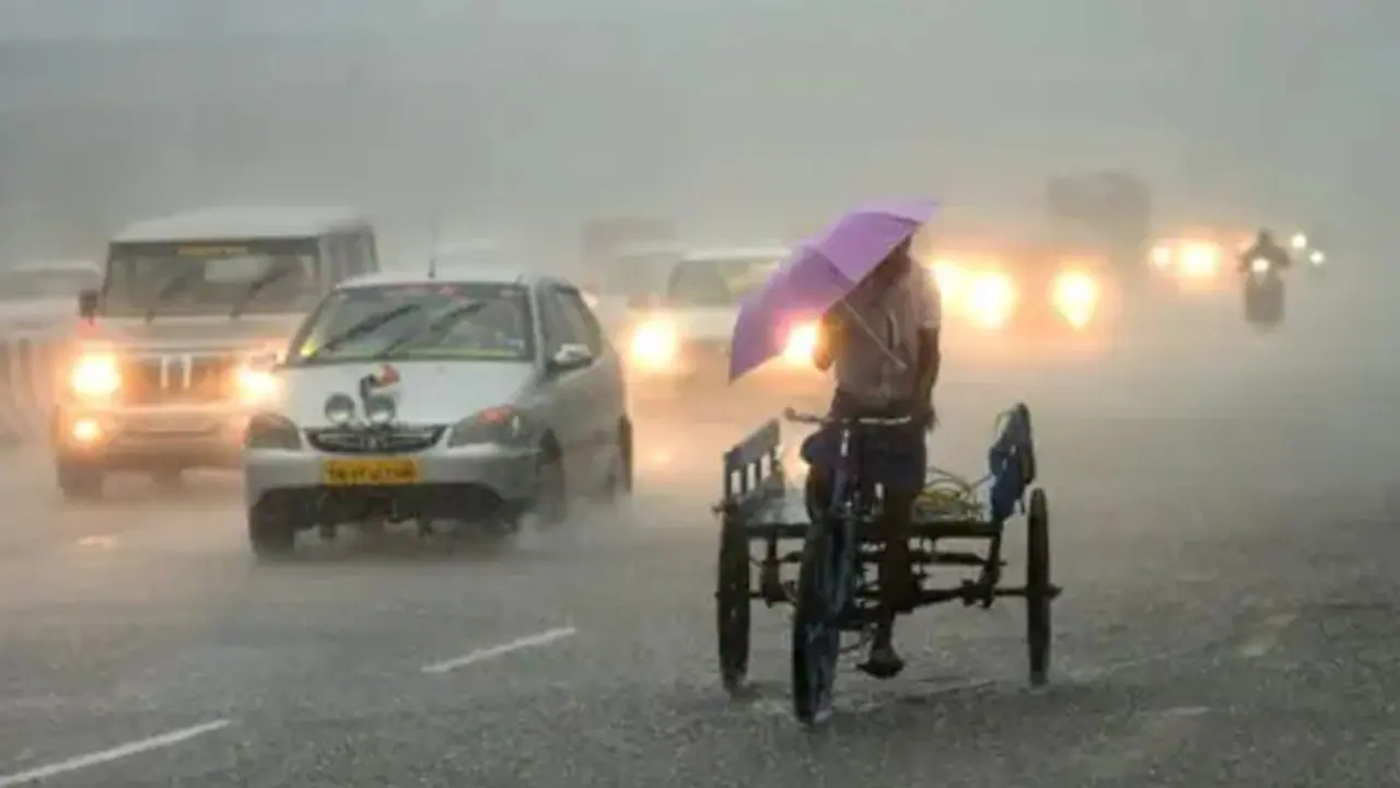 Tamilnadu Heavy Rain: இந்த 16 மாவட்டங்களில் வச்சு செய்யப்போகுதாம் கனமழை.. வானிலை மையம் எச்சரிக்கை..!
