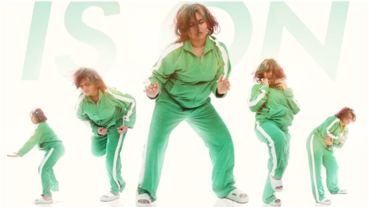 വൈറലായി പ്രയാഗയുടെ സ്റ്റെപ്പുകൾ; ഡാൻസ് പാർട്ടി ട്രെയ്ലർ ട്രെന്റിംഗില് തുടരുന്നു വൈറലായി പ്രയാഗയുടെ സ്റ്റെപ്പുകൾ; ഡാൻസ് പാർട്ടി ട്രെയ്ലർ ട്രെന്റിംഗില് തുടരുന്നു