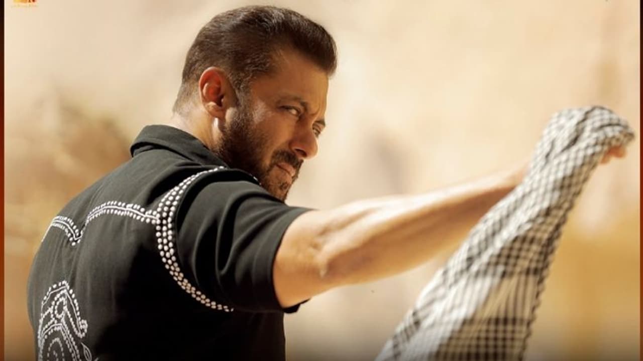 റിലീസ് ദിനം നേടിയത് 94 കോടി! 'ടൈഗര് 3' ല് സല്മാന് ഖാന് ലഭിക്കുന്ന പ്രതിഫലം എത്ര? റിലീസ് ദിനം നേടിയത് 94 കോടി! 'ടൈഗര് 3' ല് സല്മാന് ഖാന് ലഭിക്കുന്ന പ്രതിഫലം എത്ര?