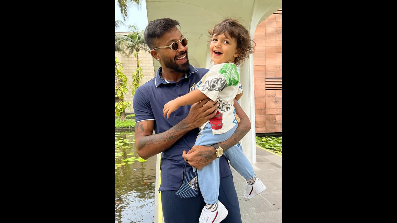 பணம் சம்பாதிப்பதில் கண்ணும் கருத்துமாக இருக்கும் ஹர்திக் பாண்டியாவின் சொத்து மதிப்பு எவ்வளவு தெரியுமா? பணம் சம்பாதிப்பதில் கண்ணும் கருத்துமாக இருக்கும் ஹர்திக் பாண்டியாவின் சொத்து மதிப்பு எவ்வளவு தெரியுமா?