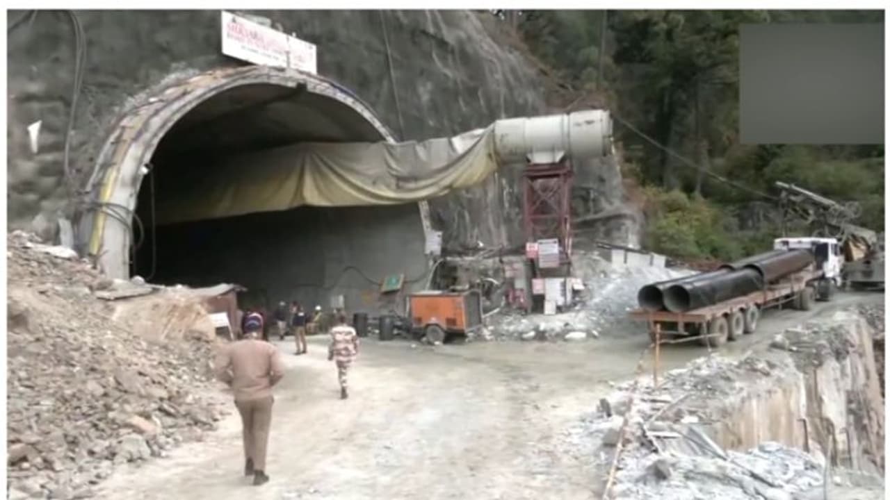 Uttarkashi tunnel collapse: Senior official anticipates 'big news tonight, tomorrow' Uttarkashi tunnel collapse: Senior official anticipates 'big news tonight, tomorrow'