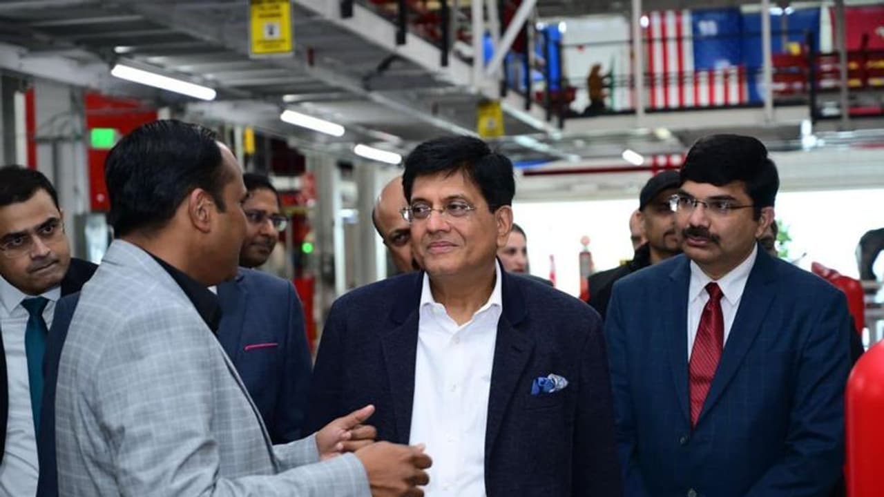 ഫാക്ടറിയിൽ നേരിട്ടെത്തി ഇന്ത്യൻ കേന്ദ്രമന്ത്രി, ക്ഷമ ചോദിച്ച് ഇലോൺ മസ്‍ക്!