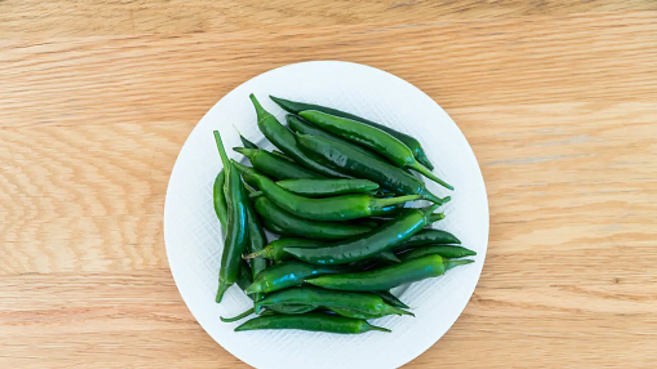 green chillies green chillies