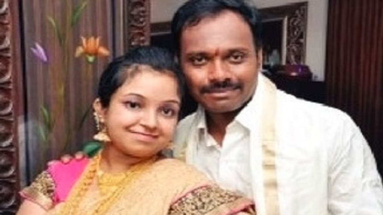 ಮಂಡ್ಯ: ಆಸ್ತಿಗಾಗಿ ಪತ್ನಿಯನ್ನೇ ಹತ್ಯೆಗೈದ ಪತಿ ಮಂಡ್ಯ: ಆಸ್ತಿಗಾಗಿ ಪತ್ನಿಯನ್ನೇ ಹತ್ಯೆಗೈದ ಪತಿ