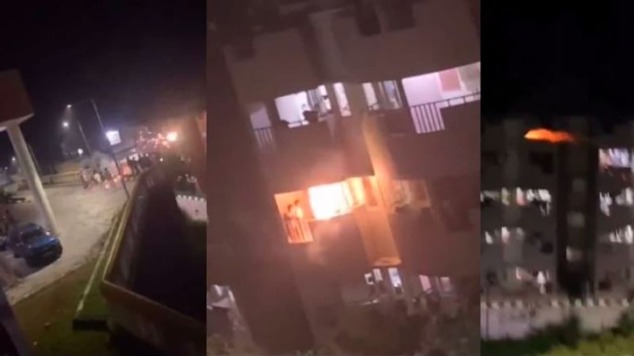 ಆ ಕಟ್ಟಡದಿಂದ ಈ ಕಟ್ಟಡಕ್ಕೆ ಹಾಸ್ಟೆಲ್ ಹುಡುಗರ ರಾಕೆಟ್ ವಾರ್: ಆಘಾತಕಾರಿ ವೀಡಿಯೋ ವೈರಲ್ ಆ ಕಟ್ಟಡದಿಂದ ಈ ಕಟ್ಟಡಕ್ಕೆ ಹಾಸ್ಟೆಲ್ ಹುಡುಗರ ರಾಕೆಟ್ ವಾರ್: ಆಘಾತಕಾರಿ ವೀಡಿಯೋ ವೈರಲ್