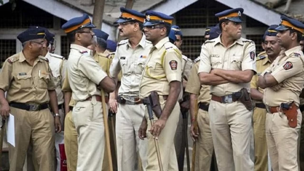 Maharashtra: భర్త ఉక్రెయిన్కు వెళ్లిపోయాడని భార్య ఆత్మహత్య.. అసలు కారణం ఇదీ Maharashtra: భర్త ఉక్రెయిన్కు వెళ్లిపోయాడని భార్య ఆత్మహత్య.. అసలు కారణం ఇదీ