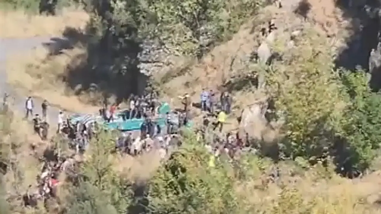 Major accident in Jammu and Kashmir: Over 35 lives lost, 19 injured as bus plunges into Chenab river gorge