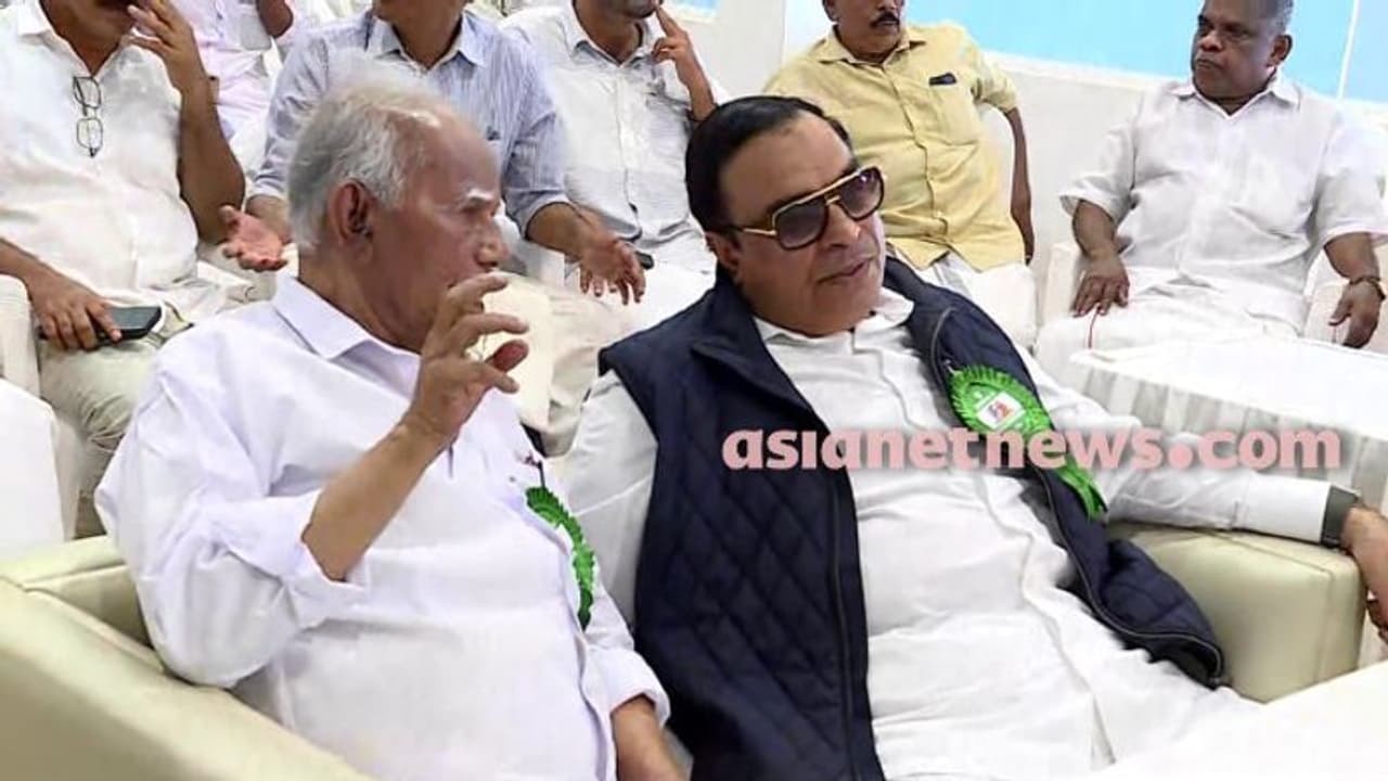 ജെഡിഎസ് പിളർപ്പിലേക്ക്; ദേവഗൗഡയ്ക്കും കേരളത്തിലെ എംഎൽഎമാർക്കും അന്ത്യശാസനവുമായി സികെ നാണു വിഭാഗം