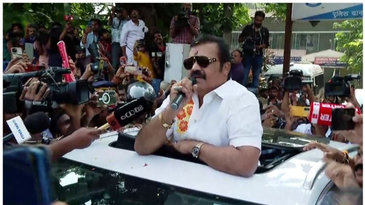 മാധ്യമപ്രവര്ത്തകയെ അപമാനിച്ചെന്ന കേസ്; സുരേഷ് ഗോപിയെ ചോദ്യം ചെയ്യലിന് ശേഷം വിട്ടയച്ചു മാധ്യമപ്രവര്ത്തകയെ അപമാനിച്ചെന്ന കേസ്; സുരേഷ് ഗോപിയെ ചോദ്യം ചെയ്യലിന് ശേഷം വിട്ടയച്ചു