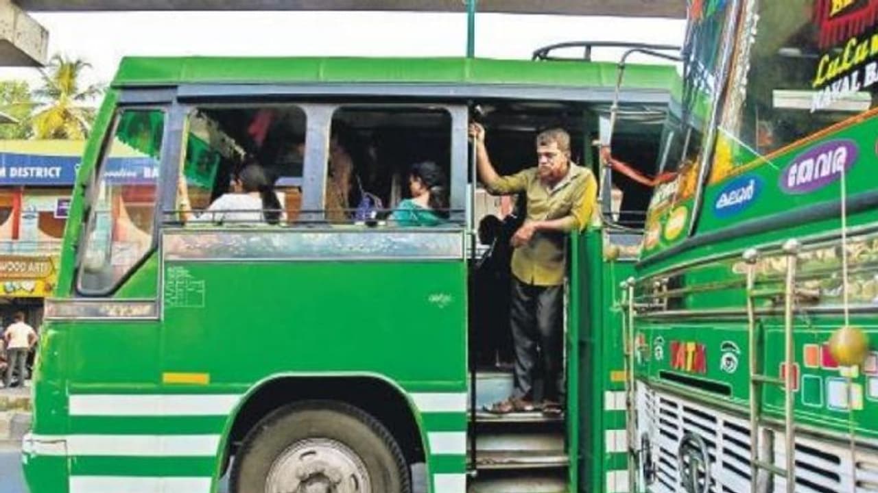 വൈപ്പിനിൽ നിന്നുള്ള ബസുകളുടെ കൊച്ചി നഗരപ്രവേശനം; 'പരാതികൾക്ക് ഒടുവില് പരിഹാരം', ഉത്തരവിട്ട് മന്ത്രി വൈപ്പിനിൽ നിന്നുള്ള ബസുകളുടെ കൊച്ചി നഗരപ്രവേശനം; 'പരാതികൾക്ക് ഒടുവില് പരിഹാരം', ഉത്തരവിട്ട് മന്ത്രി