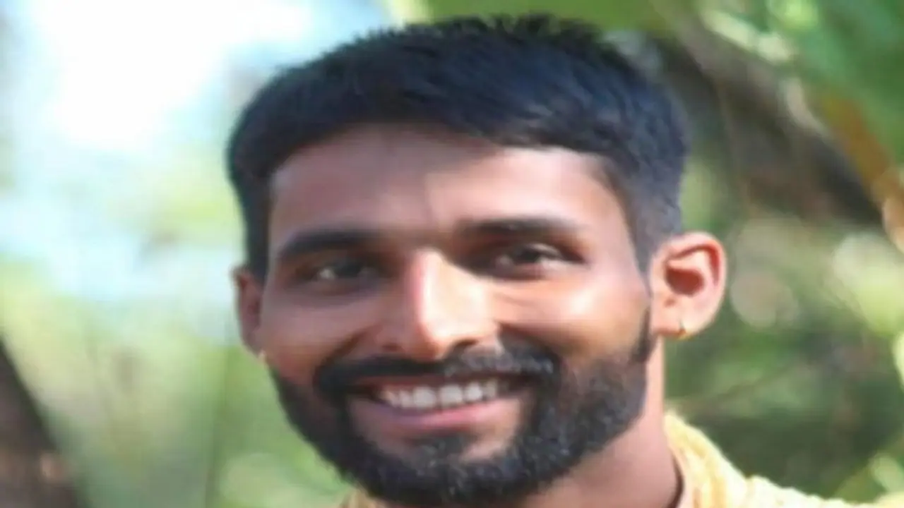 ಪುತ್ತೂರು: ಸ್ನಾನಕ್ಕೆಂದು ನದಿಗಿಳಿದಿದ್ದ ವೇಳೆ ನೀರಿನಲ್ಲಿ ಹೃದಯಾಘಾತ, ನವವಿವಾಹಿತ ಯುವಕ ಸಾವು ಪುತ್ತೂರು: ಸ್ನಾನಕ್ಕೆಂದು ನದಿಗಿಳಿದಿದ್ದ ವೇಳೆ ನೀರಿನಲ್ಲಿ ಹೃದಯಾಘಾತ, ನವವಿವಾಹಿತ ಯುವಕ ಸಾವು