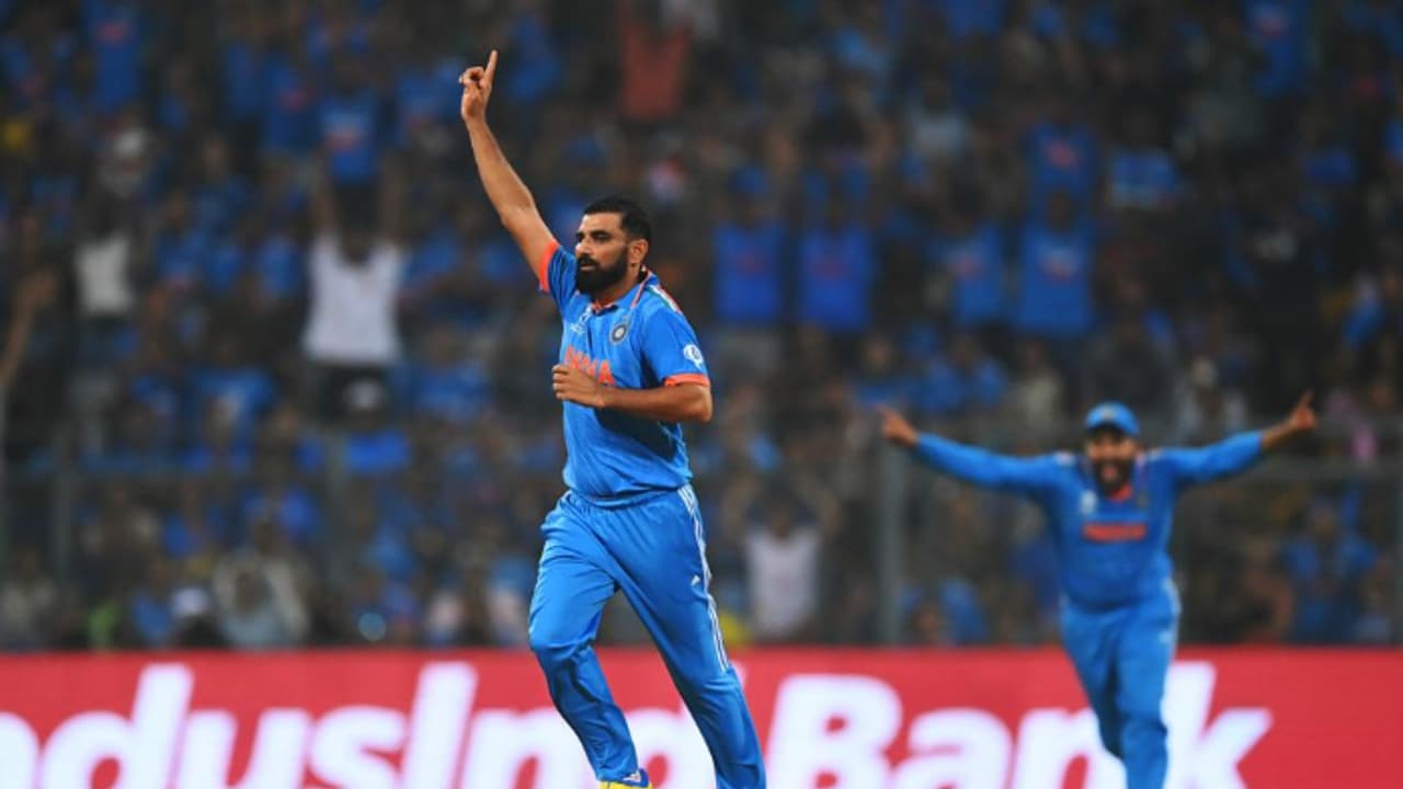 ഷമിയുടെ മായാജാലം, ഏഴ് വിക്കറ്റ്! കോലിക്കും ശ്രേയസിനും സെഞ്ചുറി; കിവീസിനെ മറികടന്ന് ഇന്ത്യ ലോകകപ്പ് ഫൈനലില് ഷമിയുടെ മായാജാലം, ഏഴ് വിക്കറ്റ്! കോലിക്കും ശ്രേയസിനും സെഞ്ചുറി; കിവീസിനെ മറികടന്ന് ഇന്ത്യ ലോകകപ്പ് ഫൈനലില്