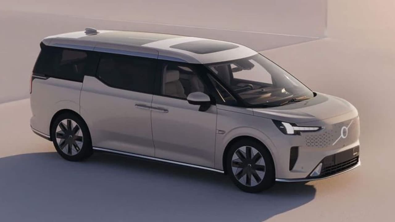 ശബ്ദമില്ല, കുലുക്കമില്ല, ഈ മിനിവാൻ റോഡിൽ ഓടുന്ന ഒരു 'ലിവിംഗ് റൂം! ശബ്ദമില്ല, കുലുക്കമില്ല, ഈ മിനിവാൻ റോഡിൽ ഓടുന്ന ഒരു 'ലിവിംഗ് റൂം!