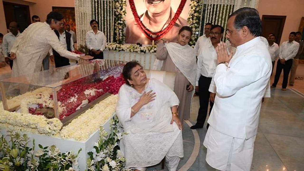 क्‍या दोनों बेटों के बिना होगी सुब्रत रॉय सहारा की अंत्येष्टि? पोता देगा पार्थिव शरीर को मुखाग्नि!