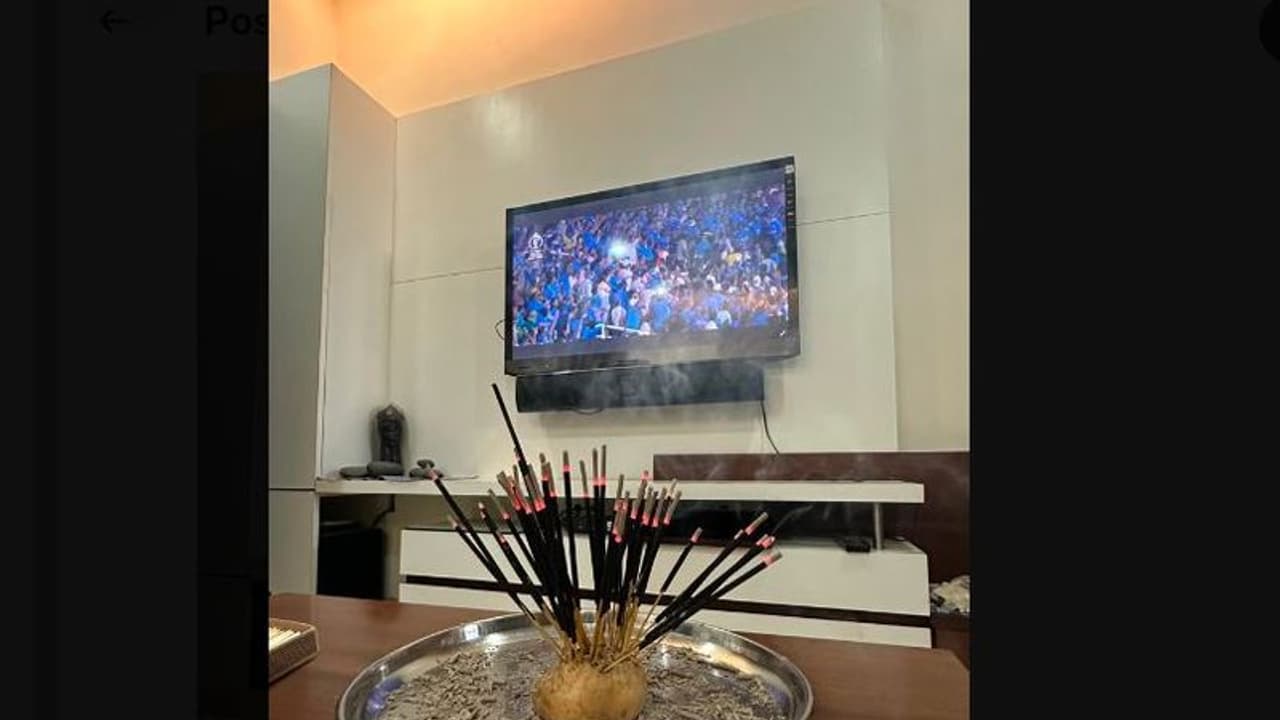 ಭಾರತದ ಗೆಲುವಿಗಾಗಿ ಸ್ವಿಗ್ಗಿಯಲ್ಲಿ 240 ಪ್ಯಾಕೇಟ್ ಅಗರಬತ್ತಿ ಖರೀದಿಸಿದ್ದ ಕ್ರಿಕೆಟ್ ಭಕ್ತ ಭಾರತದ ಗೆಲುವಿಗಾಗಿ ಸ್ವಿಗ್ಗಿಯಲ್ಲಿ 240 ಪ್ಯಾಕೇಟ್ ಅಗರಬತ್ತಿ ಖರೀದಿಸಿದ್ದ ಕ್ರಿಕೆಟ್ ಭಕ್ತ