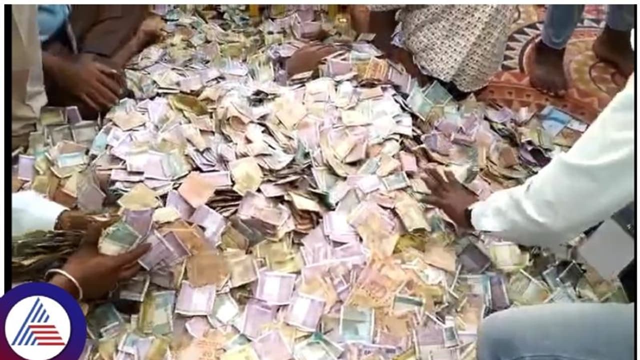 ಮಂತ್ರಾಲಯದ ರಾಯರ ಮಠದ ಹುಂಡಿಯಲ್ಲಿ ದಾಖಲೆ ದೇಣಿಗೆ ಸಂಗ್ರಹ