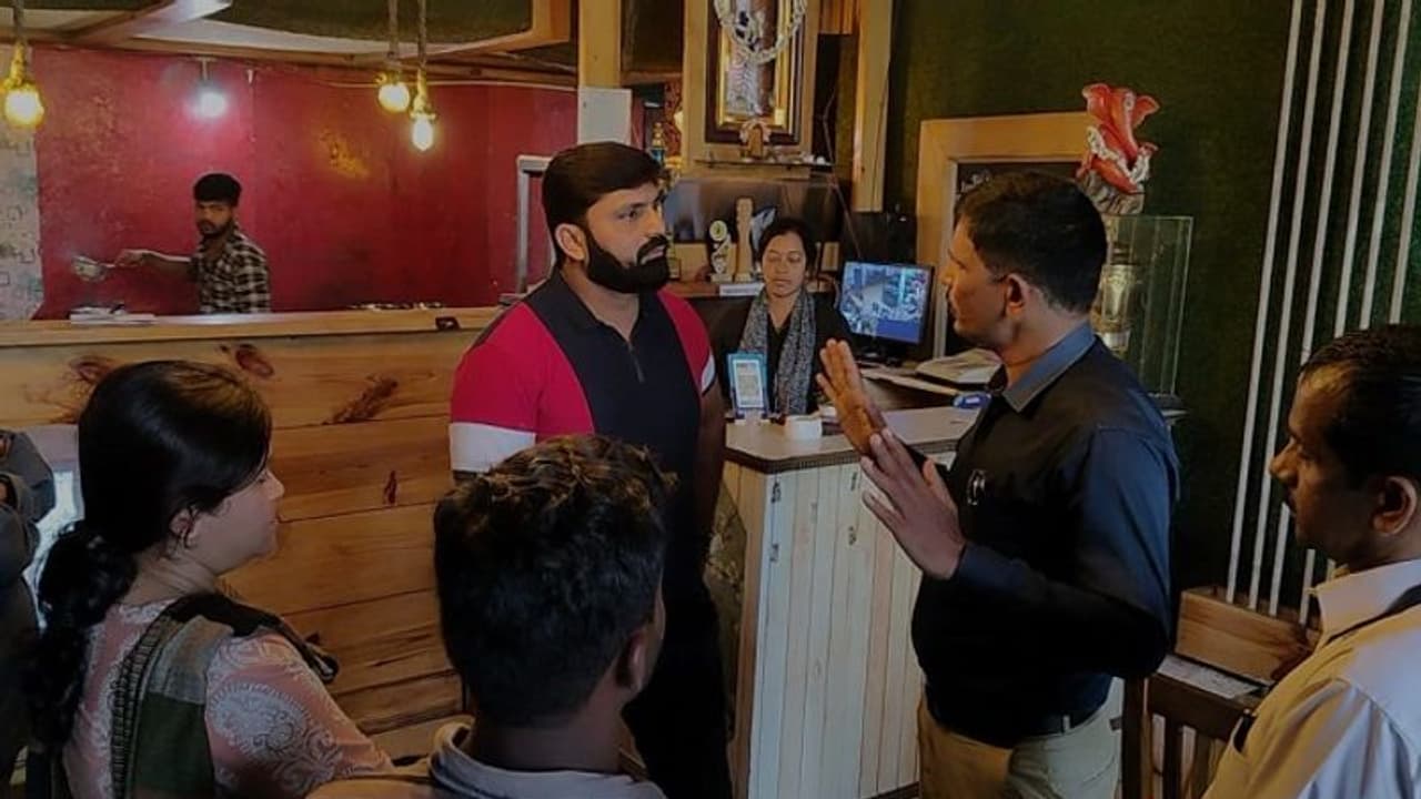 ಮಡಿಕೇರಿಯ ಹೊಟೇಲ್, ಬೇಕರಿಗಳಲ್ಲಿ ರುಚಿ ಅಂತ ತಿಂದ್ರೆ ರೋಗ ಗ್ಯಾರಂಟಿ..!