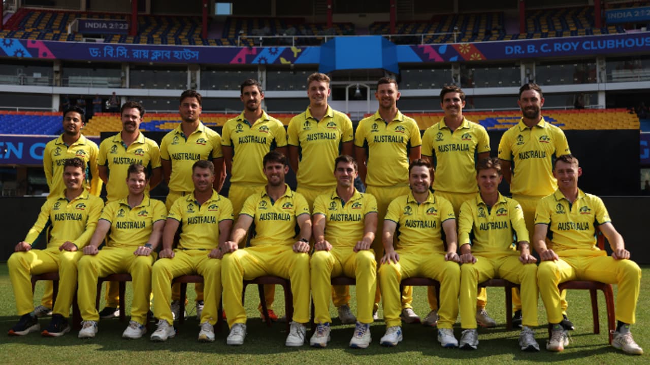 Australian team gets traditional welcome in Ahmedabad ahead of WC final against India (WATCH) Australian team gets traditional welcome in Ahmedabad ahead of WC final against India (WATCH)