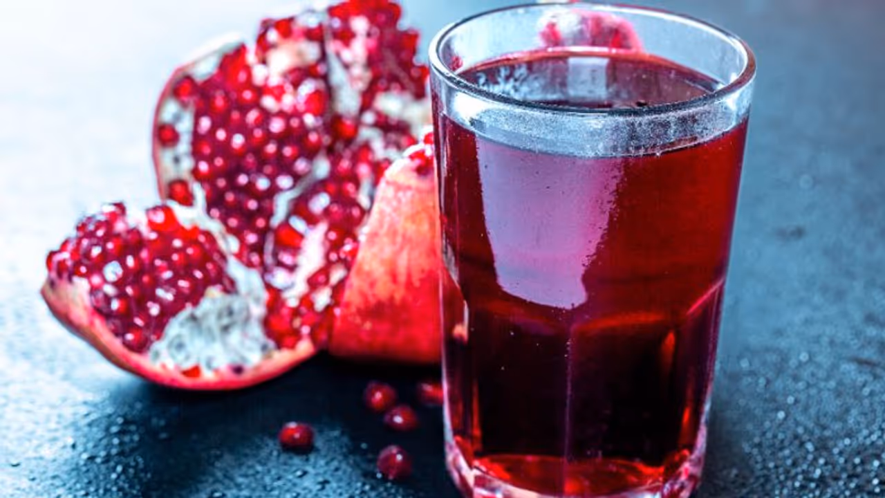 പതിവായി മാതള നാരങ്ങാ ജ്യൂസ് കുടിക്കൂ; അറിയാം ഈ ഗുണങ്ങള്... പതിവായി മാതള നാരങ്ങാ ജ്യൂസ് കുടിക്കൂ; അറിയാം ഈ ഗുണങ്ങള്...