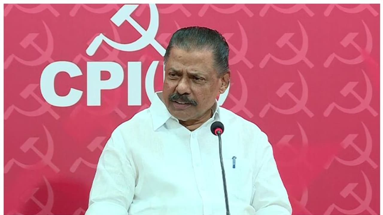 'വണ്ടിപ്പെരിയാറിൽ വീഴ്ചയുണ്ടെങ്കിൽ നടപടി വേണം, ഗവർണർക്കെതിരെ ഇനിയും കരിങ്കൊടി കാണിക്കും'; എംവി ഗോവിന്ദൻ 'വണ്ടിപ്പെരിയാറിൽ വീഴ്ചയുണ്ടെങ്കിൽ നടപടി വേണം, ഗവർണർക്കെതിരെ ഇനിയും കരിങ്കൊടി കാണിക്കും'; എംവി ഗോവിന്ദൻ