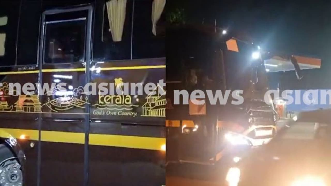 ചോക്ലേറ്റ് ബ്രൗൺ നിറത്തിൽ ഗോള്ഡന് വരകള്!, നവകേരള സദസ്സിനുള്ള 'ആഢംബര' ബസ് കേരളത്തിലേക്ക് പുറപ്പെട്ടു ചോക്ലേറ്റ് ബ്രൗൺ നിറത്തിൽ ഗോള്ഡന് വരകള്!, നവകേരള സദസ്സിനുള്ള 'ആഢംബര' ബസ് കേരളത്തിലേക്ക് പുറപ്പെട്ടു