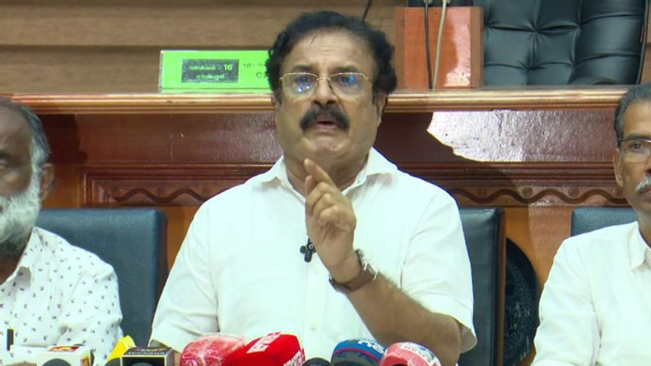 'ഉദ്യോഗസ്ഥരിൽ ഭൂരിഭാഗവും മദ്യപിച്ച് നടക്കുന്നവർ', അമൃത് പദ്ധതിയിലെ ക്രമക്കേട് ആരോപണം തള്ളി തൃശ്ശൂർ മേയർ