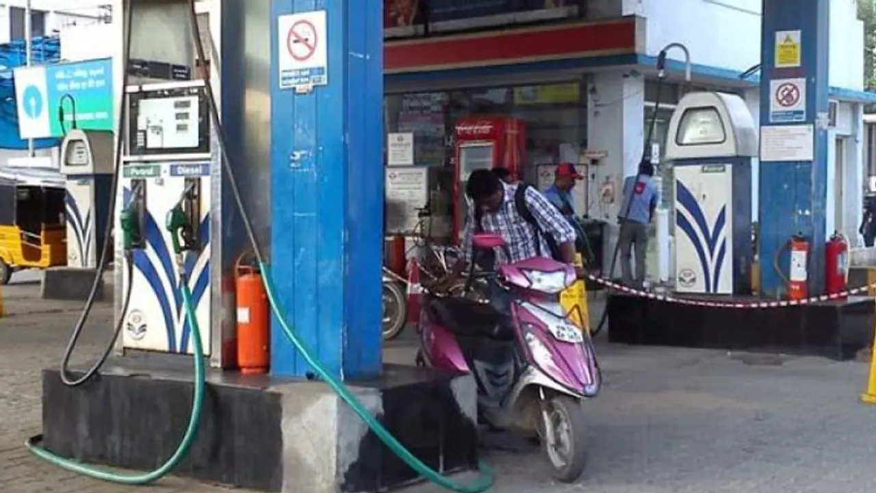 ಹೇಗಿದೆ ನಿಮ್ಮ ನಗರಗಳಲ್ಲಿ ಇಂದು ಪೆಟ್ರೋಲ್ ಡೀಸೆಲ್ ದರ ಹೇಗಿದೆ ನಿಮ್ಮ ನಗರಗಳಲ್ಲಿ ಇಂದು ಪೆಟ್ರೋಲ್ ಡೀಸೆಲ್ ದರ
