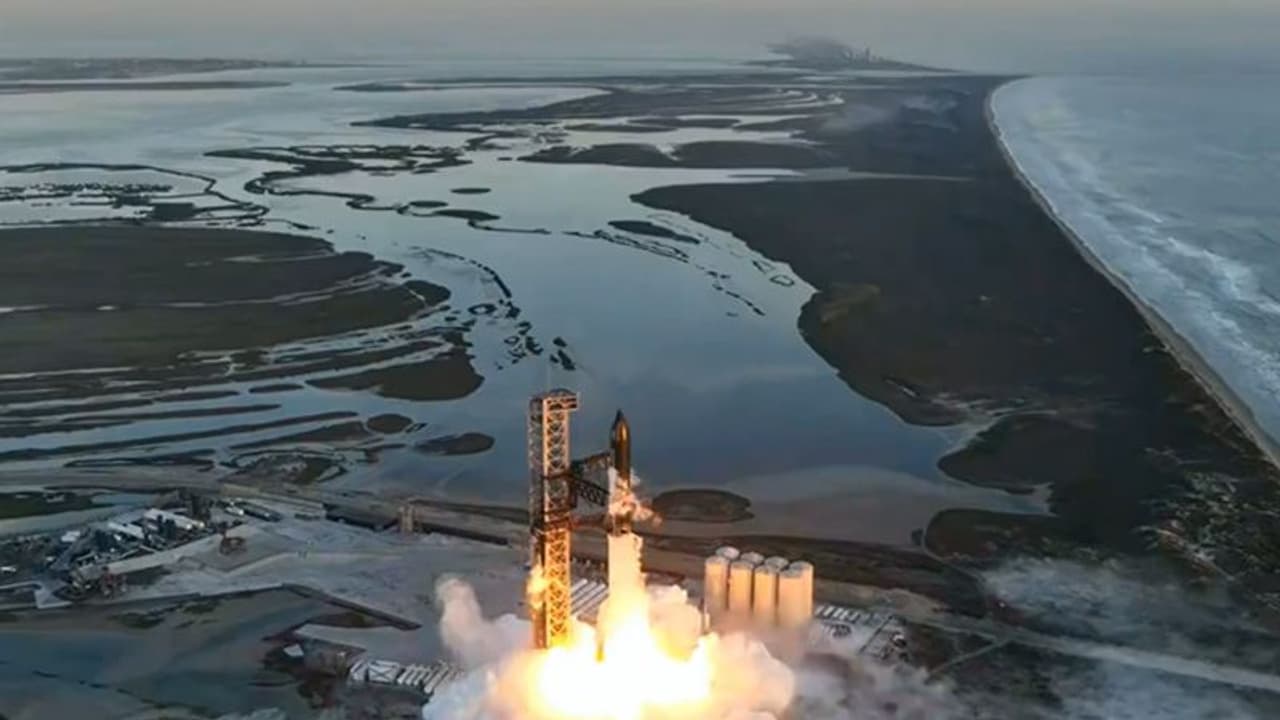 SpaceX loses Starship rocket 8 minutes after second launch; yet calls it 'incredibly successful day' (WATCH) SpaceX loses Starship rocket 8 minutes after second launch; yet calls it 'incredibly successful day' (WATCH)