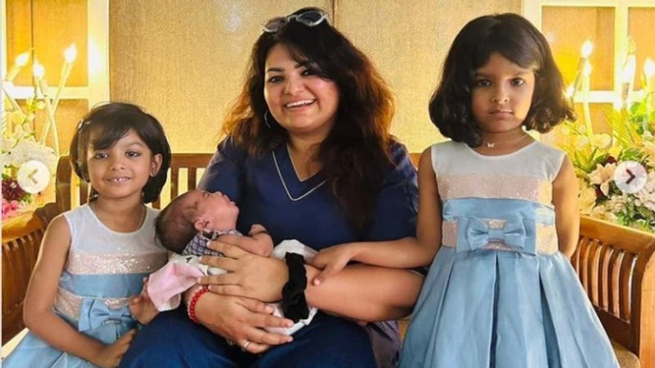 'ആരുമില്ലാത്ത മാധുരിയെ ദൈവം പലതവണ പരീക്ഷിച്ചു, ഇവൾ തങ്കക്കൊലുസിന്റെ കുഞ്ഞനുജത്തി' 'ആരുമില്ലാത്ത മാധുരിയെ ദൈവം പലതവണ പരീക്ഷിച്ചു, ഇവൾ തങ്കക്കൊലുസിന്റെ കുഞ്ഞനുജത്തി'