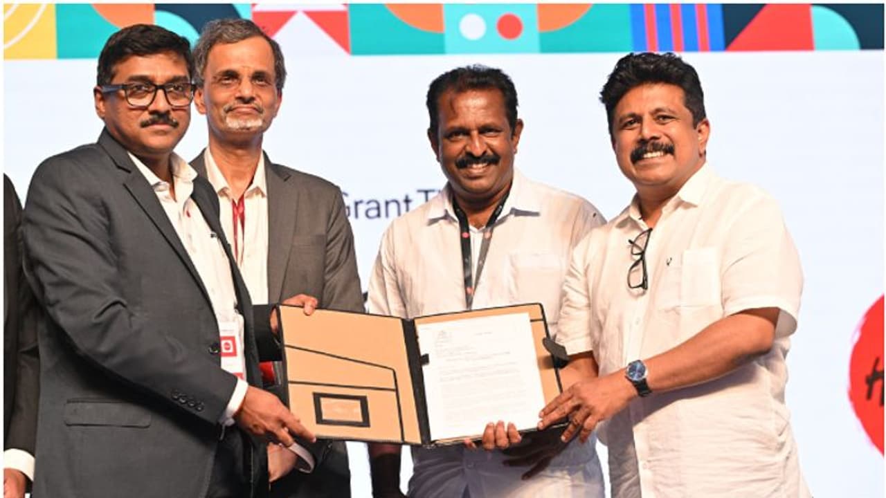 തിരുവനന്തപുരത്തുകാർ അറിഞ്ഞോ? ഹഡിൽ ഗ്ലോബലിൽ ധാരണപത്രം ഒപ്പുവച്ചു! 'തലസ്ഥാന ജില്ലയെ ടെക്നോളജി ഹബ്ബായി മാറ്റും' തിരുവനന്തപുരത്തുകാർ അറിഞ്ഞോ? ഹഡിൽ ഗ്ലോബലിൽ ധാരണപത്രം ഒപ്പുവച്ചു! 'തലസ്ഥാന ജില്ലയെ ടെക്നോളജി ഹബ്ബായി മാറ്റും'