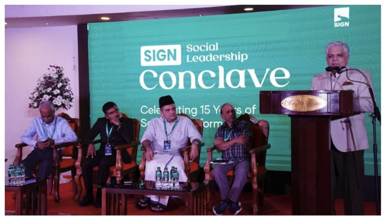 കുടുംബത്തില് നല്ല മാതൃകയായാലേ അത് സമൂഹത്തില് പ്രതിഫലിക്കൂ: ജസ്റ്റിസ് ദേവൻ രാമചന്ദ്രൻ കുടുംബത്തില് നല്ല മാതൃകയായാലേ അത് സമൂഹത്തില് പ്രതിഫലിക്കൂ: ജസ്റ്റിസ് ദേവൻ രാമചന്ദ്രൻ