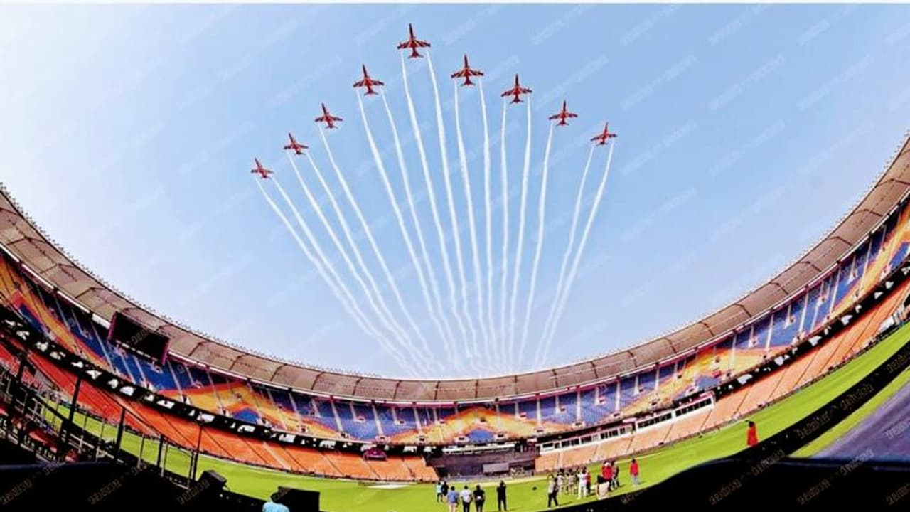India vs Australia: IAF's Suryakiran team mesmerises with air show at World Cup final in Ahmedabad (WATCH)