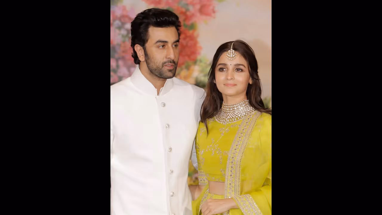 నా భార్య నన్ను కొడుతుంది.. ఆలియా భట్ పై రణ్ బీర్ కపూర్ కామెంట్స్ వైరల్ 