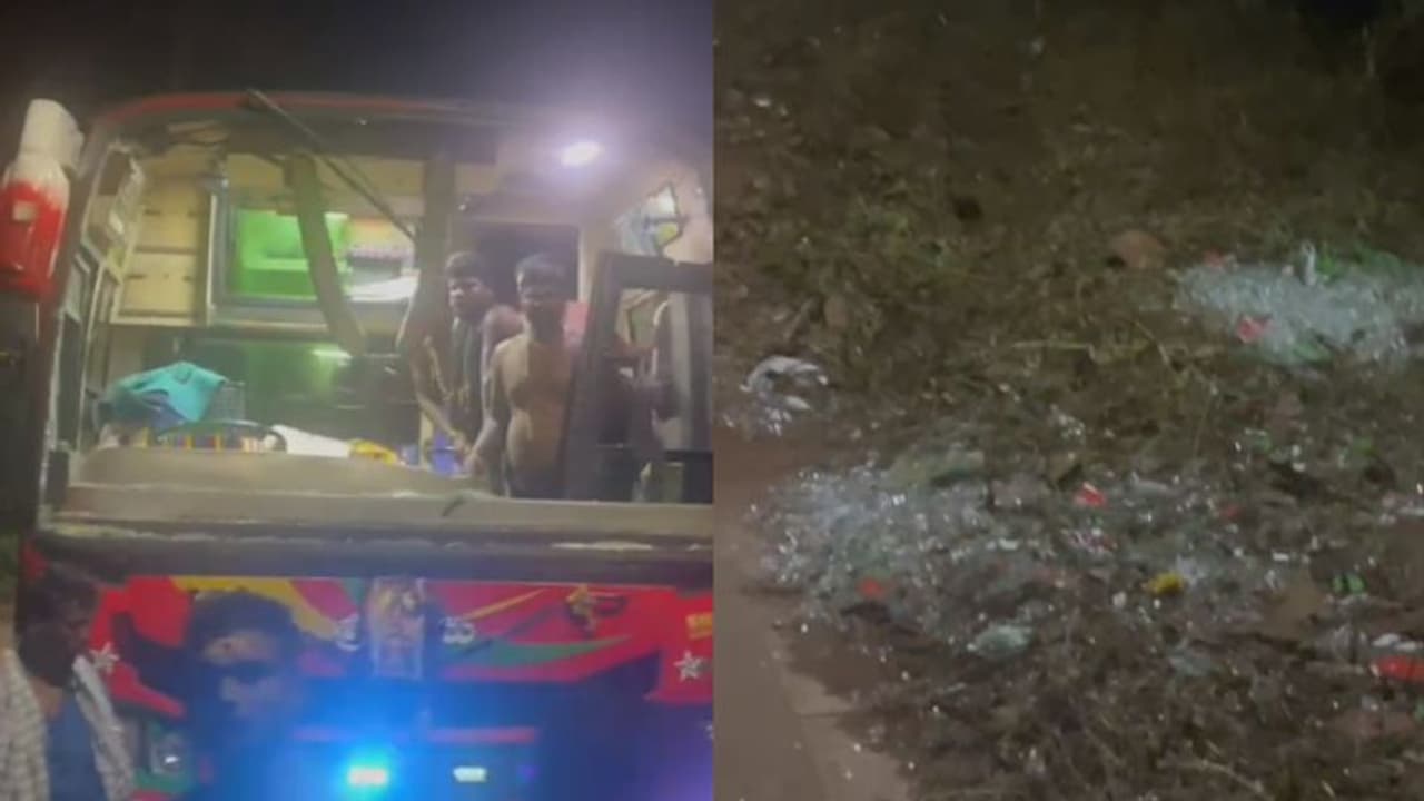 പത്തനംതിട്ടയില് ശബരിമല തീർത്ഥാടകരുടെ വാഹനത്തിന് നേരെ കല്ലേറ്, മുന്വശത്തെ ചില്ല് തകര്ന്നു പത്തനംതിട്ടയില് ശബരിമല തീർത്ഥാടകരുടെ വാഹനത്തിന് നേരെ കല്ലേറ്, മുന്വശത്തെ ചില്ല് തകര്ന്നു