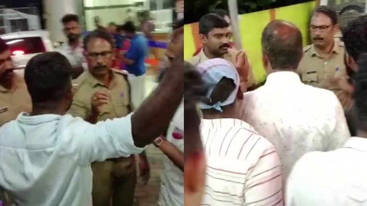 തിരുവനന്തപുരത്ത് ഏഴുമാസം പ്രായമുള്ള ഗര്ഭസ്ഥശിശു മരിച്ചു, ചികിത്സാ പിഴവെന്ന് പരാതി, പ്രതിഷേധം തിരുവനന്തപുരത്ത് ഏഴുമാസം പ്രായമുള്ള ഗര്ഭസ്ഥശിശു മരിച്ചു, ചികിത്സാ പിഴവെന്ന് പരാതി, പ്രതിഷേധം