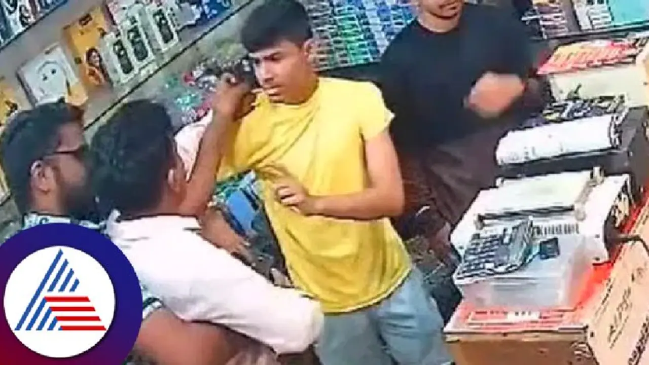 ಸಿಎಂ, ಡಿಸಿಎಂ ಹಿಂಬಾಲಕ ಅನ್ನೋ ಕಾರಣಕ್ಕೆ ರೌಡಿ‌ ಶೀಟರ್‌ಗೂ ಸಿಕ್ಕಿತಾ ರಾಜ್ಯೋತ್ಸವ ಪ್ರಶಸ್ತಿ! 