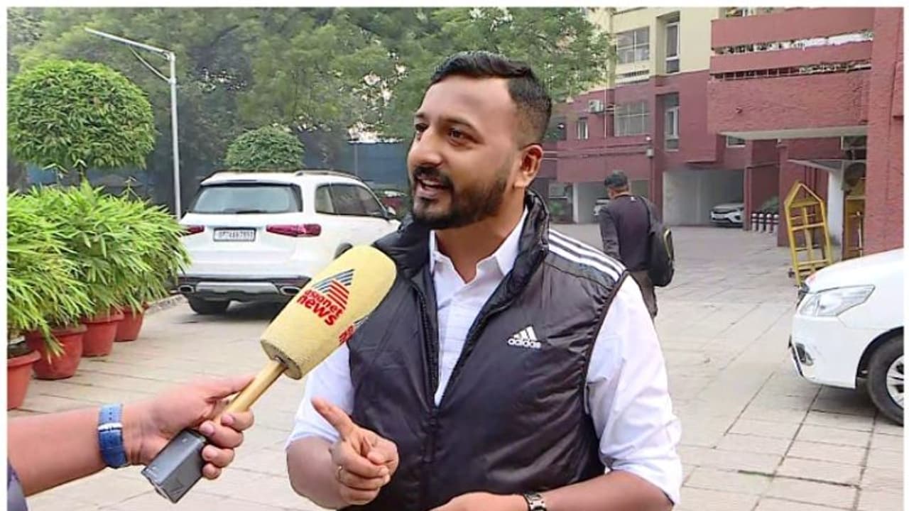 വ്യാജ രേഖ ആരോപണം: 'സിബിഐ അന്വേഷണത്തെ ഭയമില്ല, മൂവാറ്റുപുഴയിലെ പരാതിയെക്കുറിച്ചറിയില്ല': രാഹുൽ മാങ്കൂട്ടത്തിൽ വ്യാജ രേഖ ആരോപണം: 'സിബിഐ അന്വേഷണത്തെ ഭയമില്ല, മൂവാറ്റുപുഴയിലെ പരാതിയെക്കുറിച്ചറിയില്ല': രാഹുൽ മാങ്കൂട്ടത്തിൽ