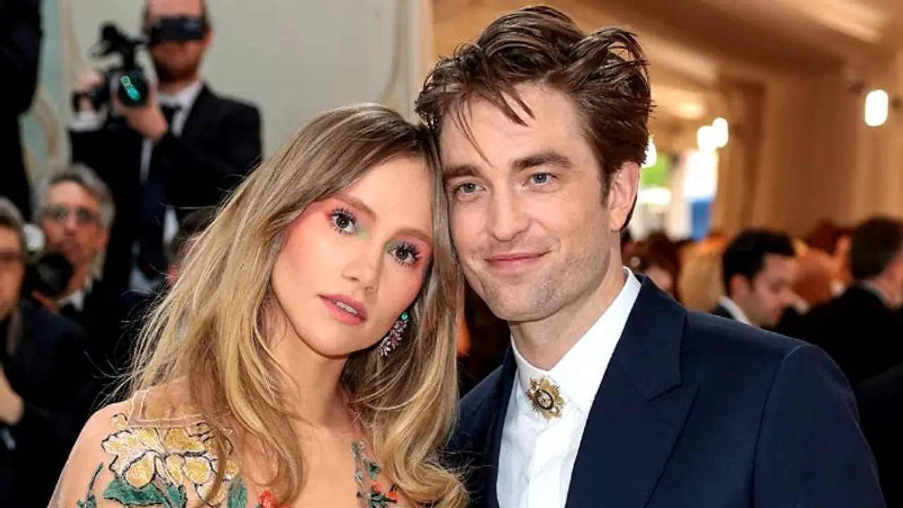 Watch: Suki Waterhouse announces first pregnancy with Robert Pattinson Watch: Suki Waterhouse announces first pregnancy with Robert Pattinson